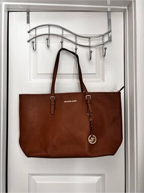 Michael Kors jet set laptop tote bag / purse